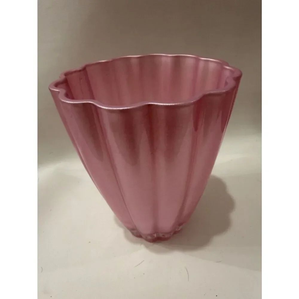 Teleflora Pearlescent Pink Scallop Decorative Glass Vase 6 1/2 In Tall X 5 1/2